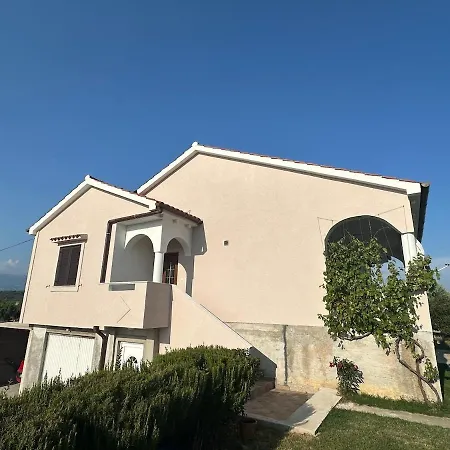 Beachfront Olive Retreat - Your Escape To Peace بيت للعطل Ljubač