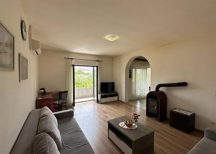 Beachfront Olive Retreat - Your Escape To Peace Σπίτι διακοπών Ljubač